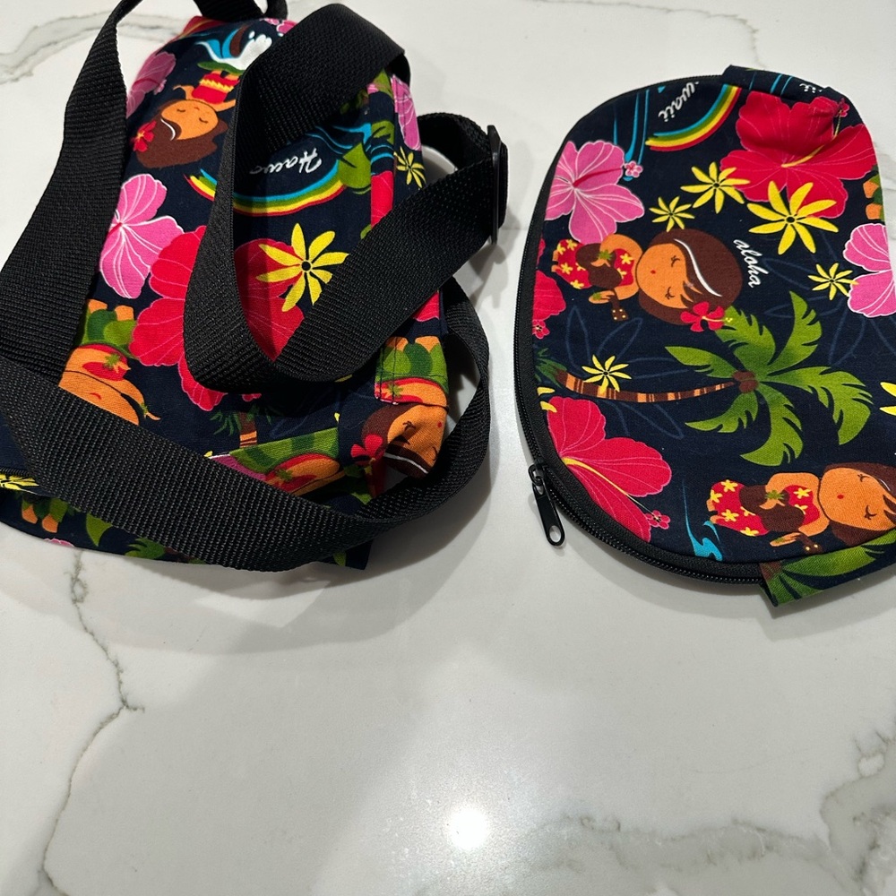 Hawaiian Themed Women's Backpack and Pouch Set - Black with Floral Print - Picture 4 of 4
